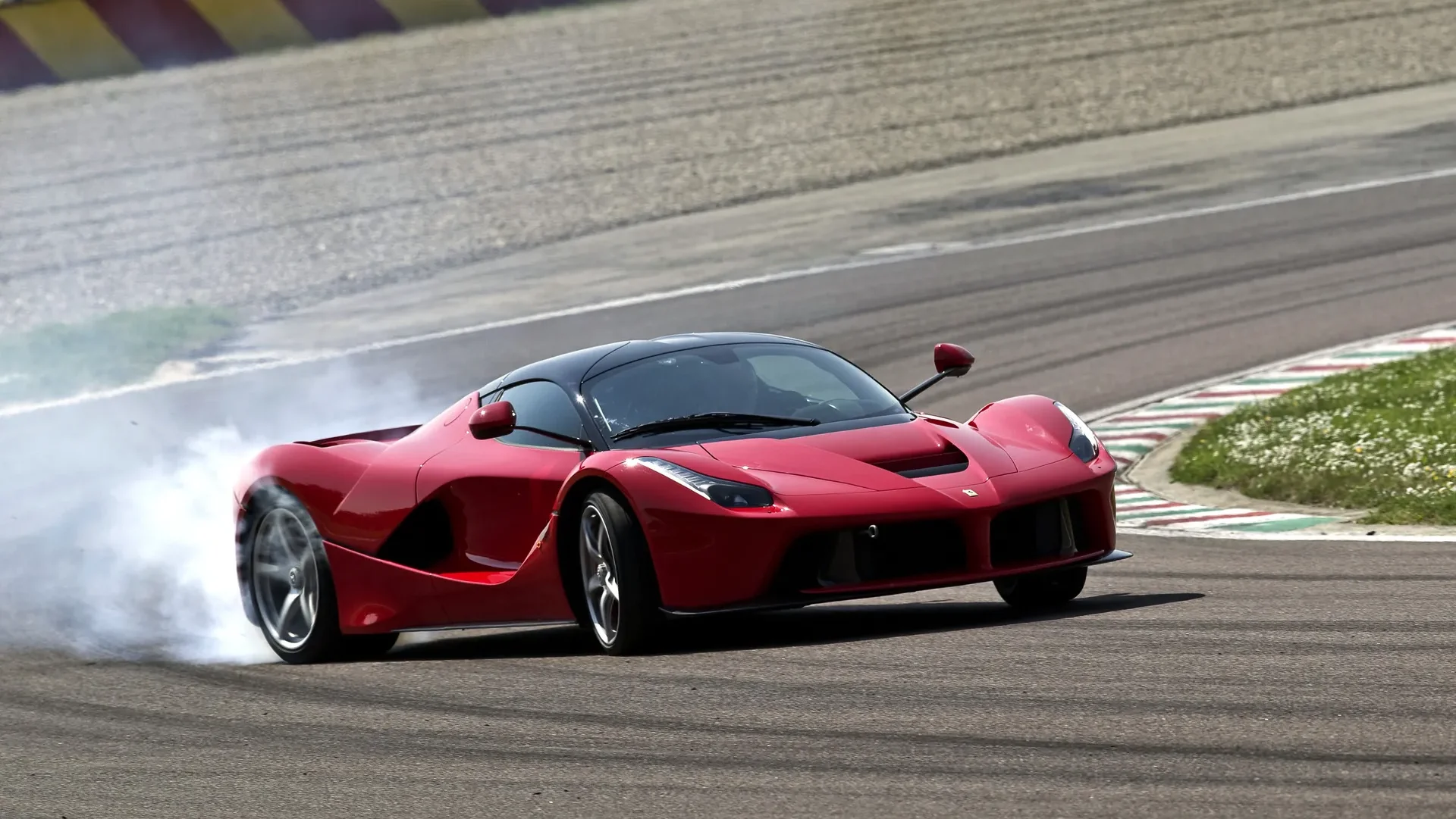Ferrari LaFerrari (2013) 02