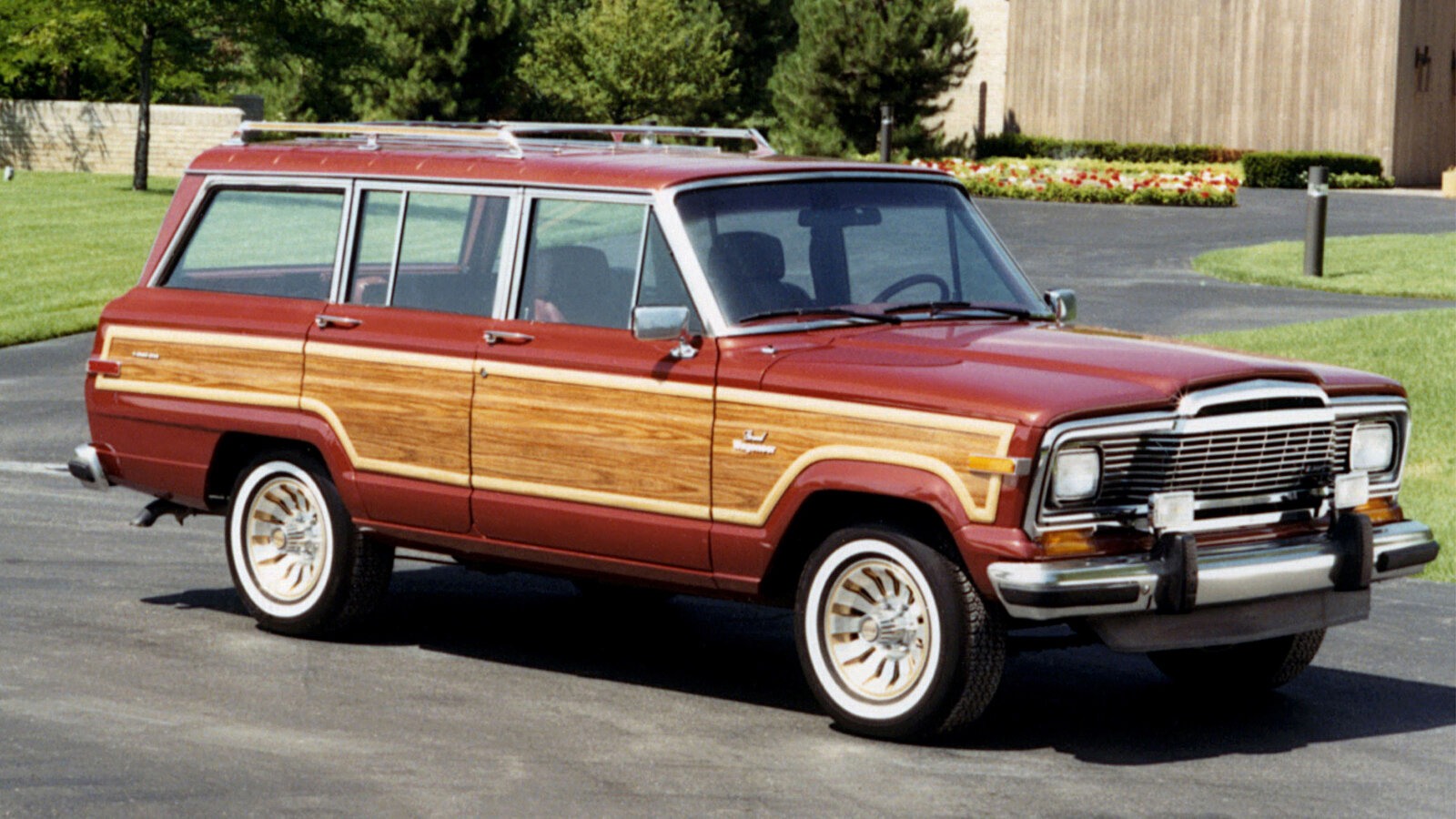 Coche del día: Jeep Grand Wagoneer (SJ)