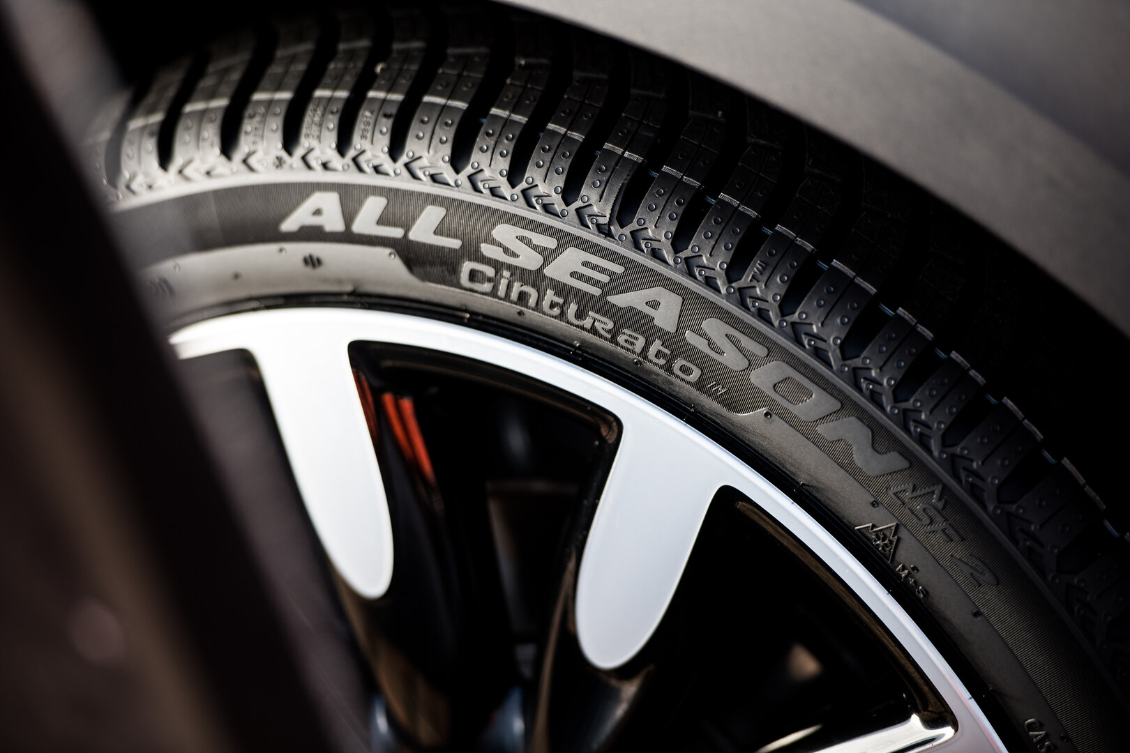 Pirelli lanza los neumáticos todotiempo Cinturato All Season SF2